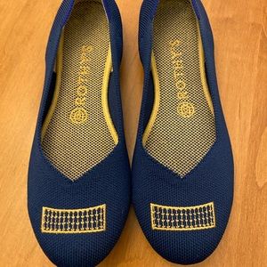 Rothys size 8 in excellent condition